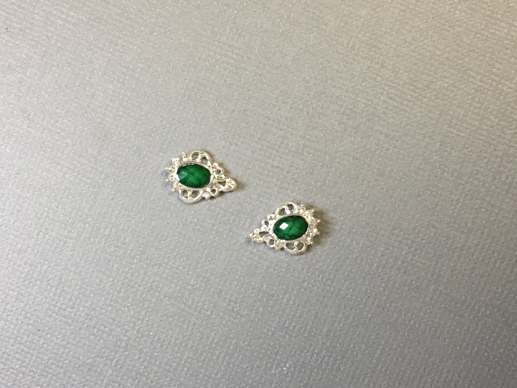 Dark Green Gem in Silver Setting (2)