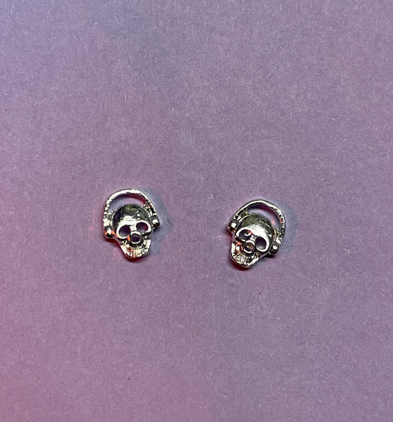 Skulls Wearing Headphones Nail Charms (2)